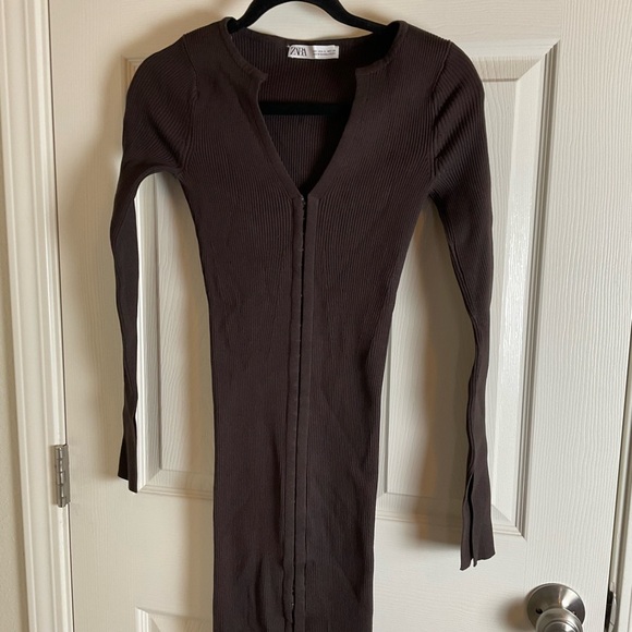 ZARA BROWN FITTED HOOK CLOSURE KNIT DRESS Size small - Picture 4 of 13